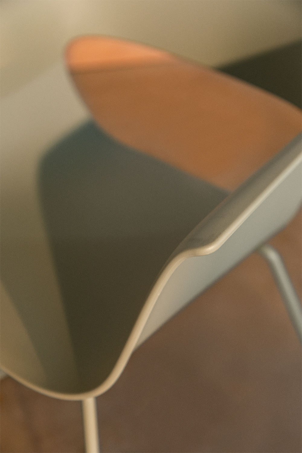 Pack of 4 dining chairs with armrests in polypropylene and steel Alanys, gallery image 2