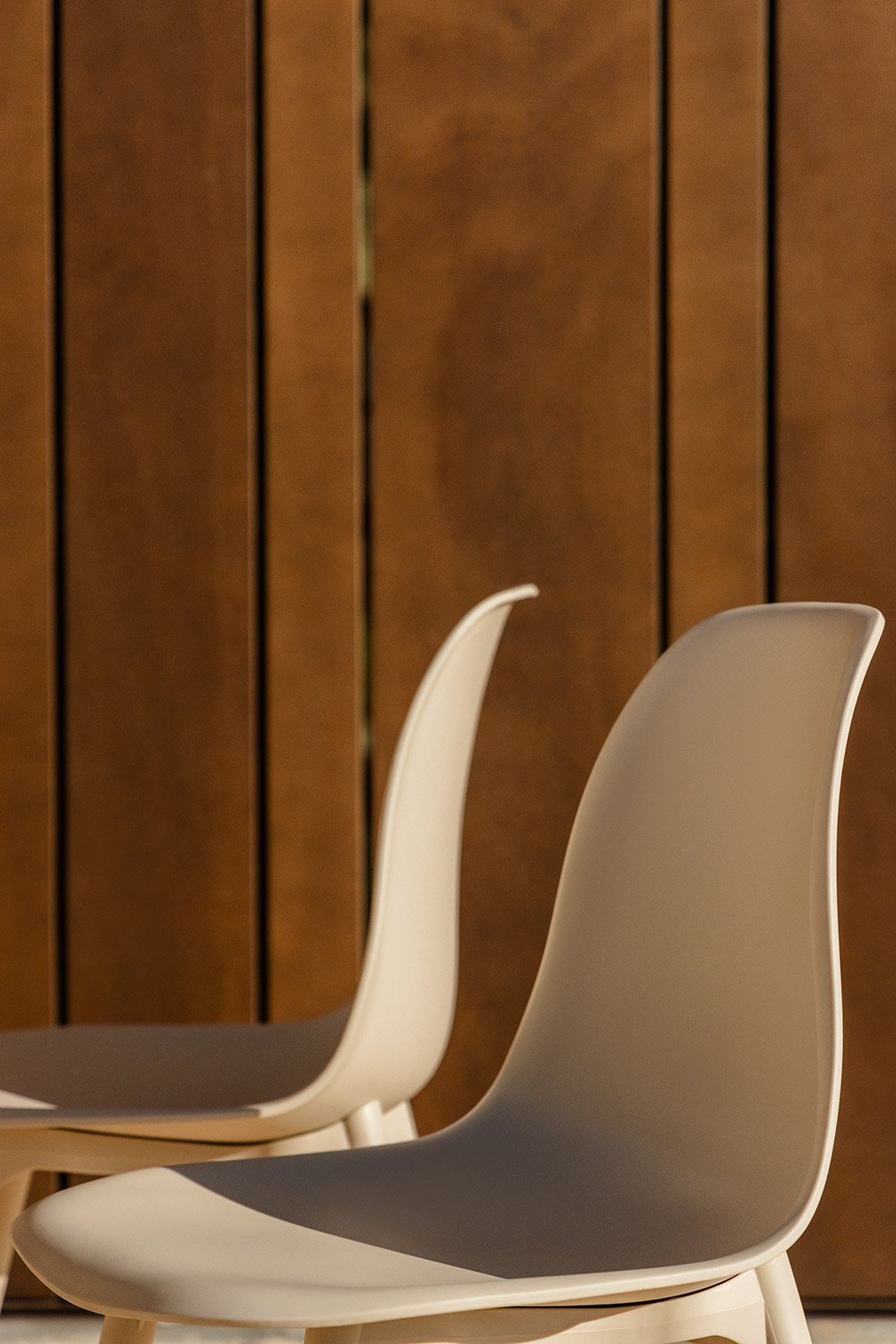 Pack of 4 Scand polypropylene garden chairs, gallery image 2