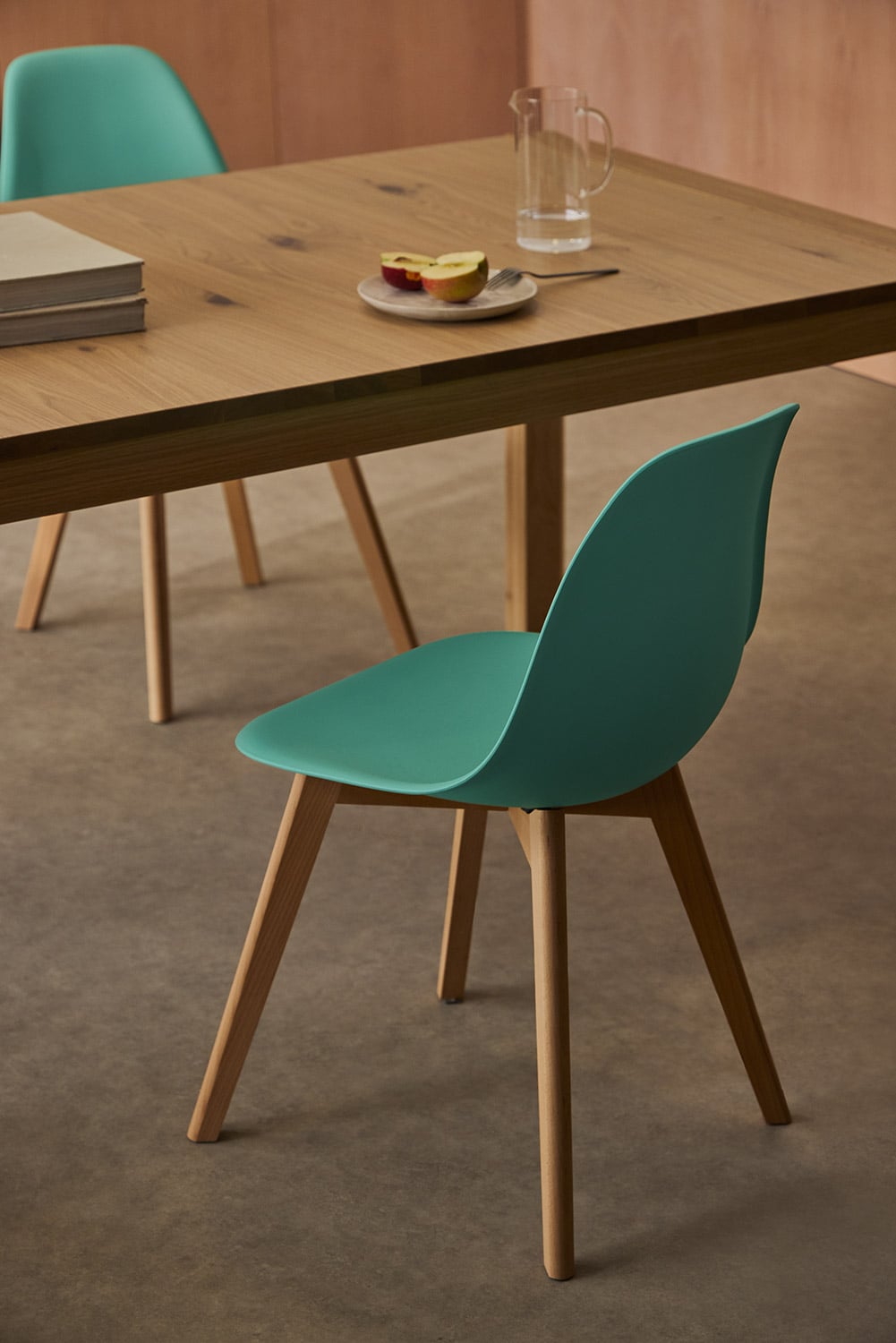 Pack of 4 dining chairs in polypropylene and beech wood Scand Nordic, gallery image 1