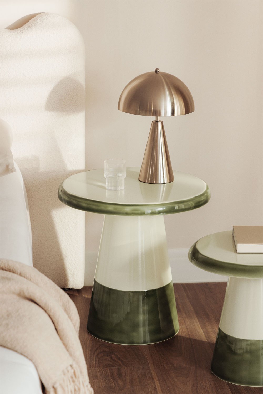 Pack of 2 Marcela round iron nightstands, gallery image 1