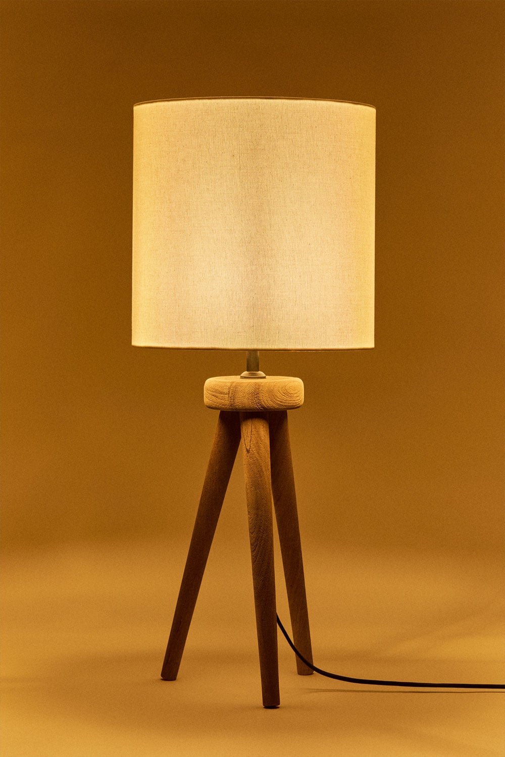 Simona mango wood table lamp, gallery image 3