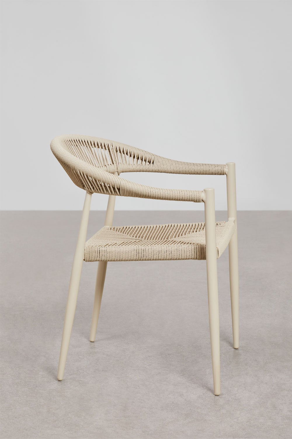 Pack of 4 stackable garden chairs with armrests in aluminum and synthetic rattan Amatria, gallery image 3