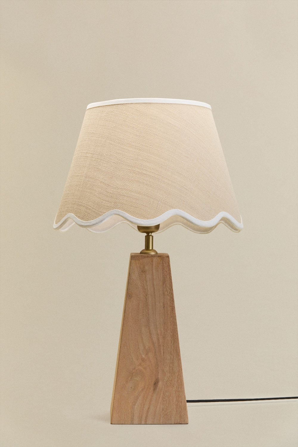 Table lamp in Taraua mango wood, gallery image 1