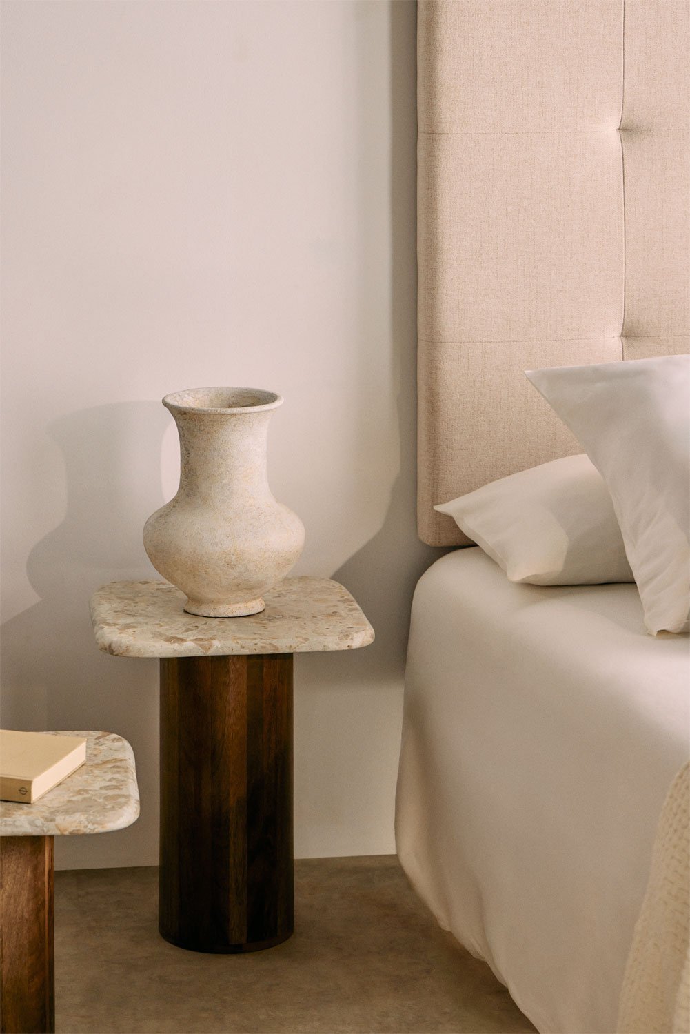 Square bedside table 40x40 cm in marble and mango wood Merieines, gallery image 1