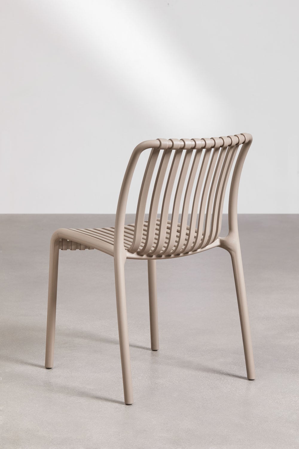 Pack of 4 Wendell polypropylene stackable garden chairs, gallery image 5