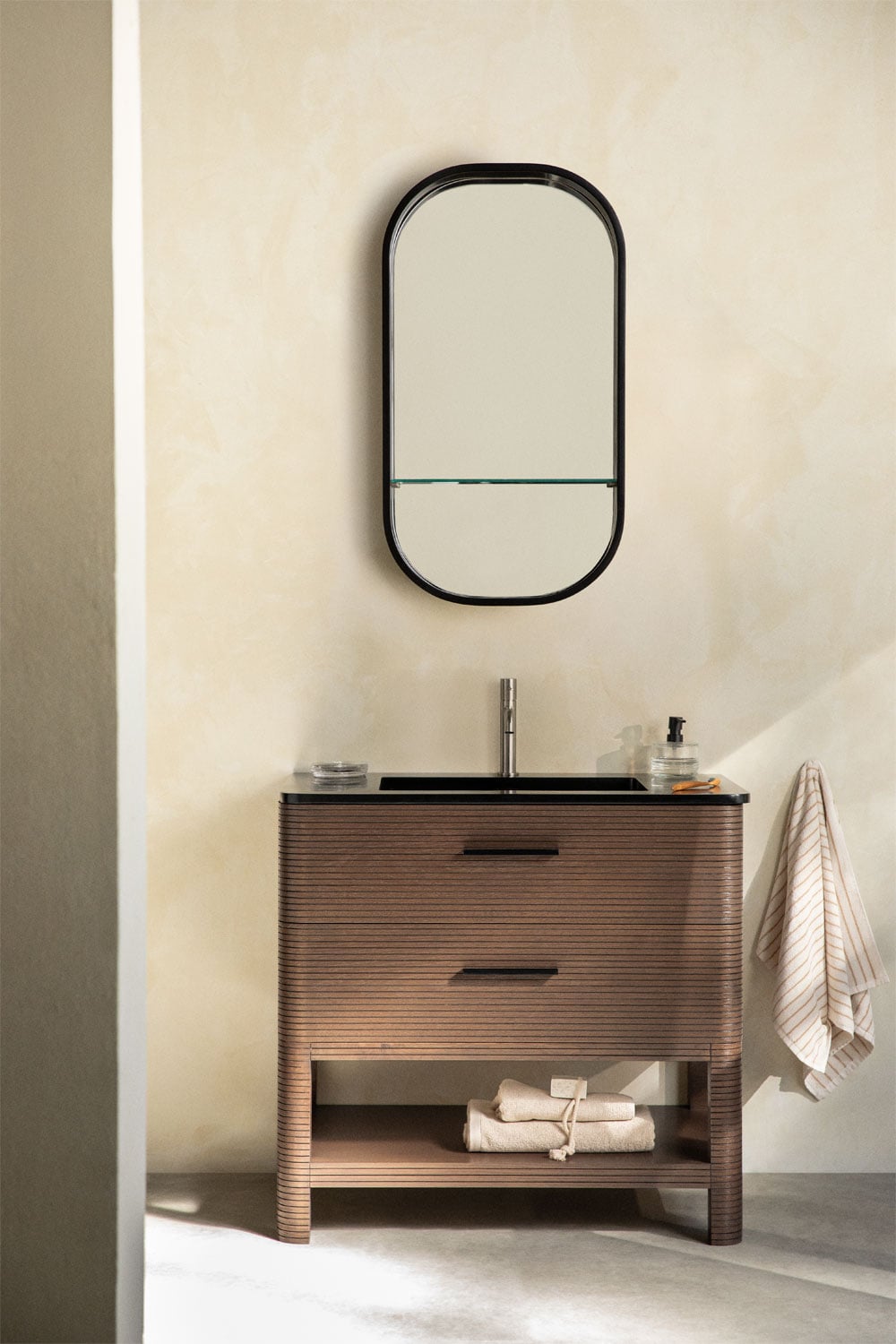 Bathroom furniture set in wood with integrated sink Misene, gallery image 1