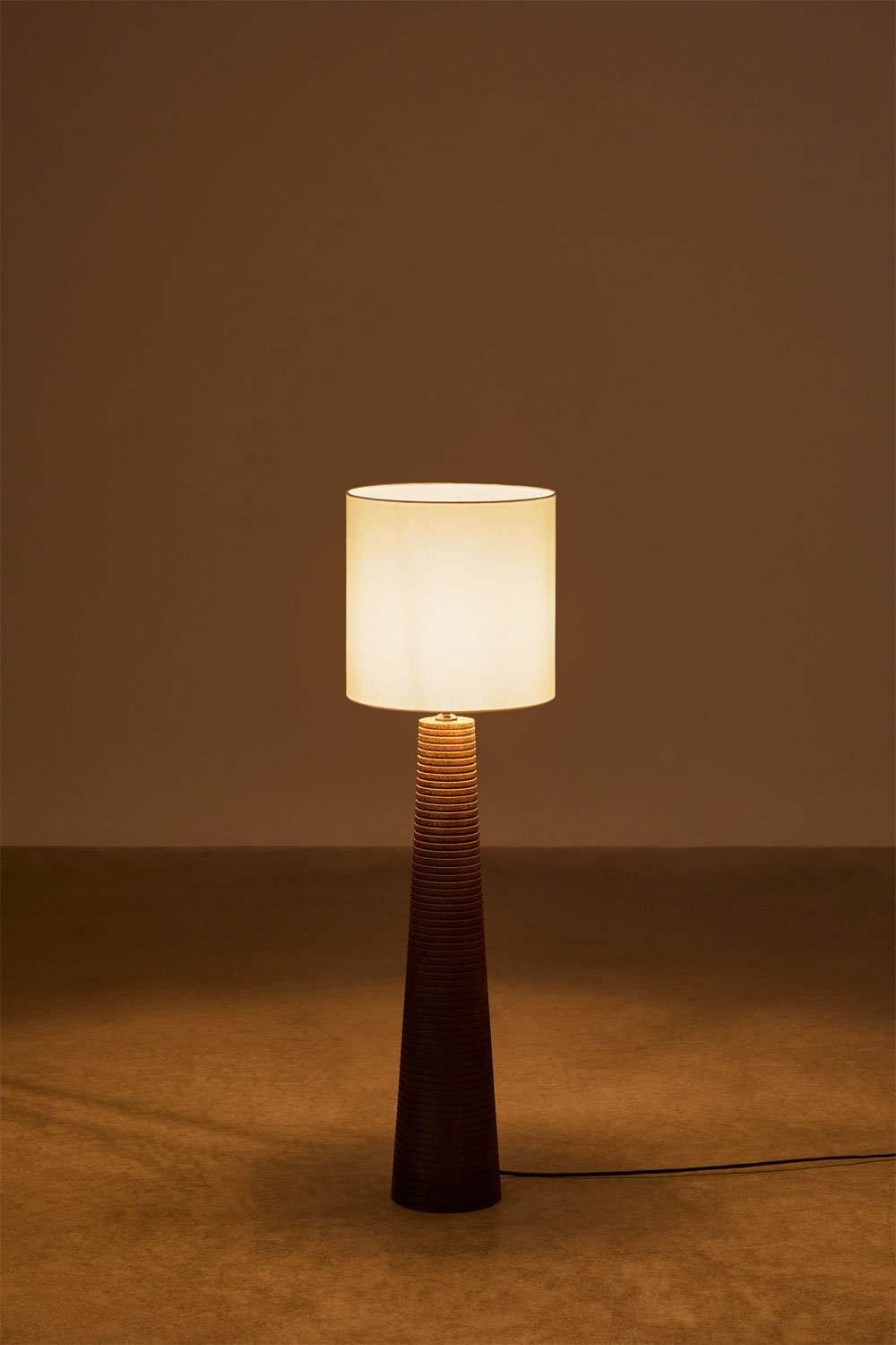 Malva mango wood floor lamp, gallery image 2
