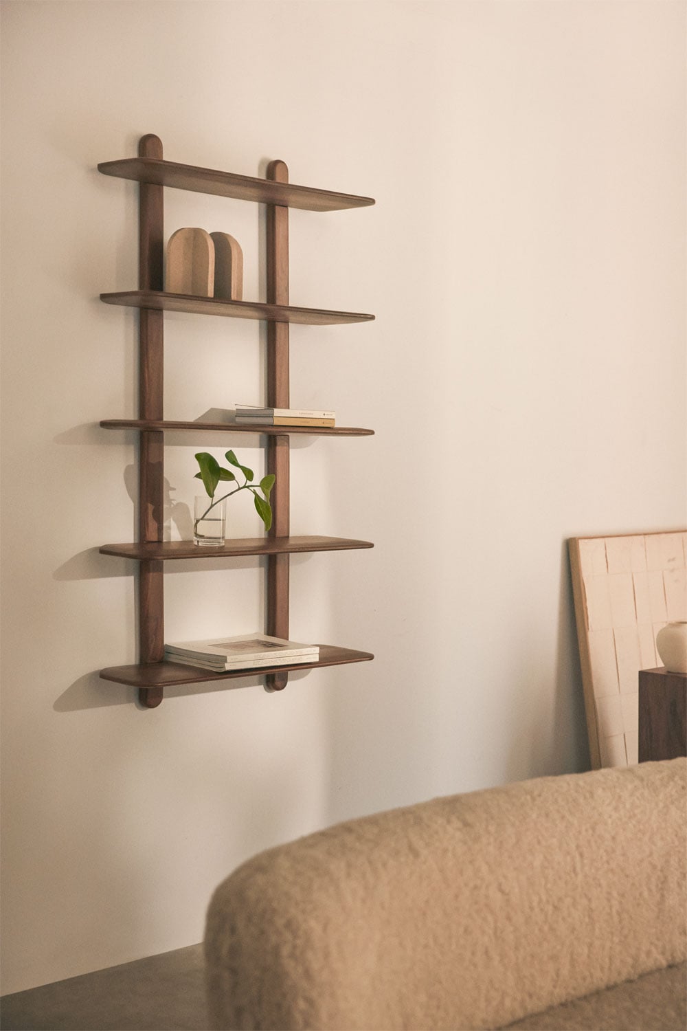 Veleta wooden wall shelf, gallery image 1
