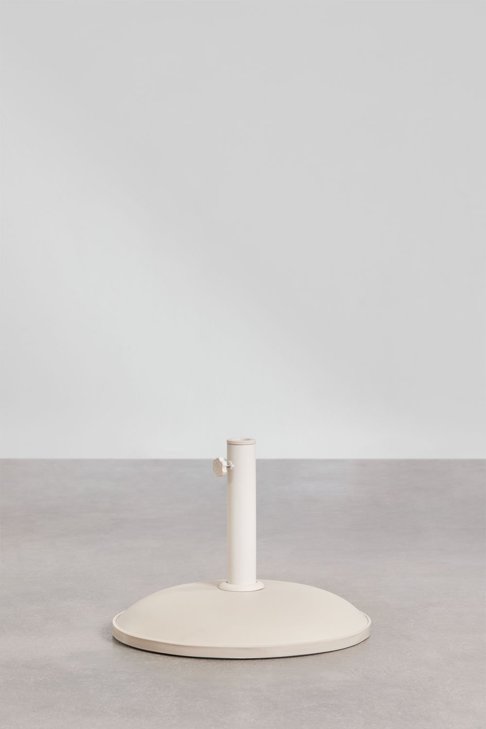 Round parasol base Ø50 cm in Zante concrete, gallery image 2