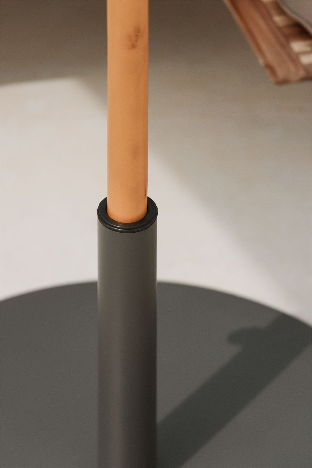Round umbrella base Ø60 cm in Peuet steel, gallery image 2