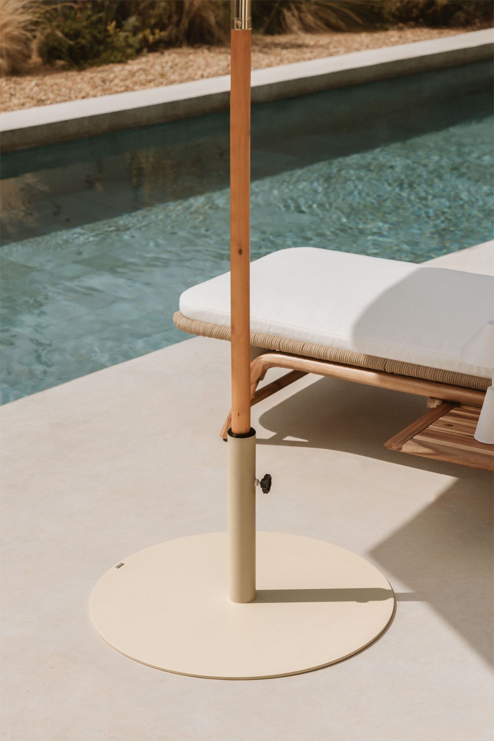 Round umbrella base Ø60 cm in Peuet steel, gallery image 1