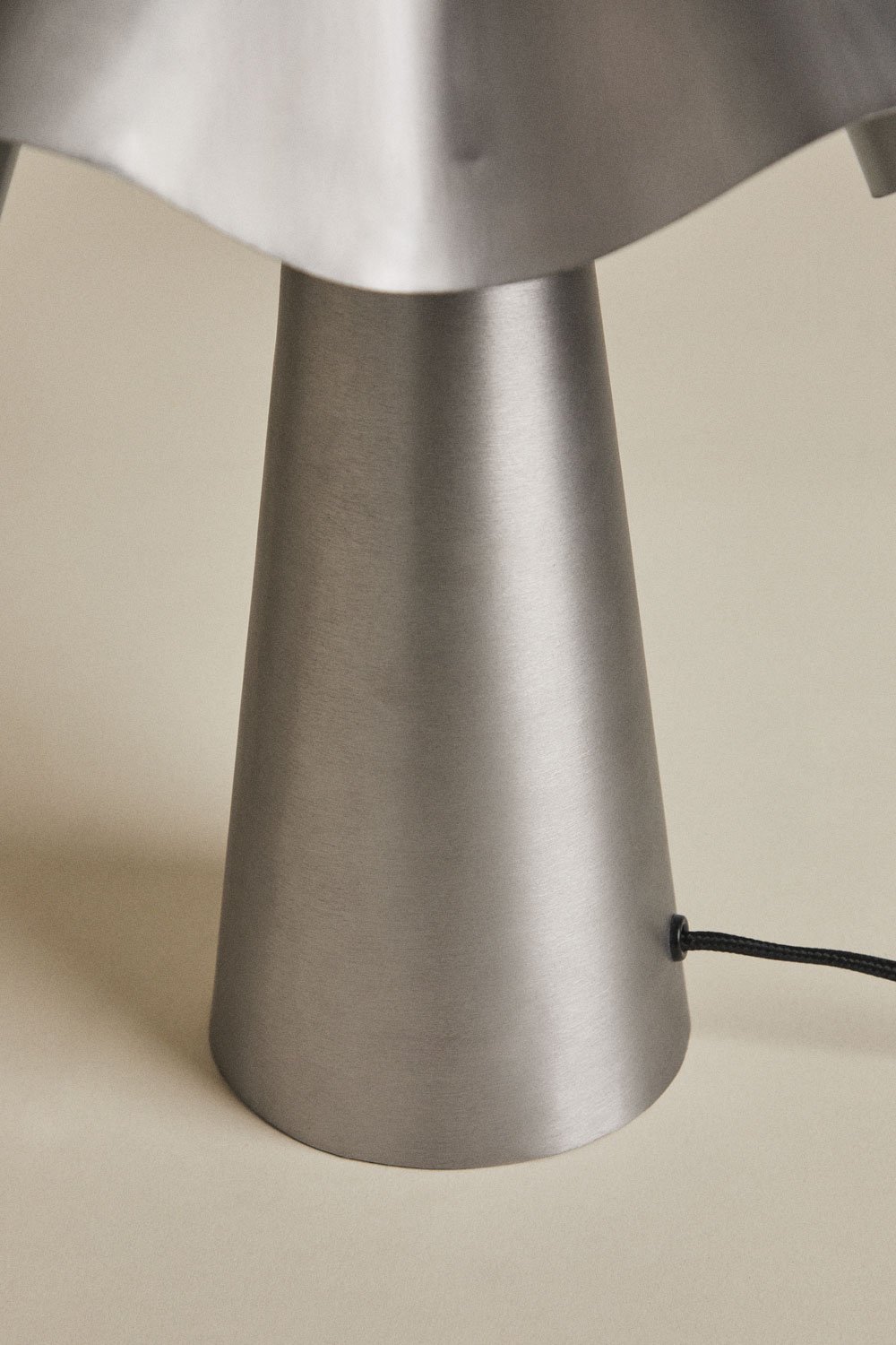 Sheldon iron table lamp, gallery image 6