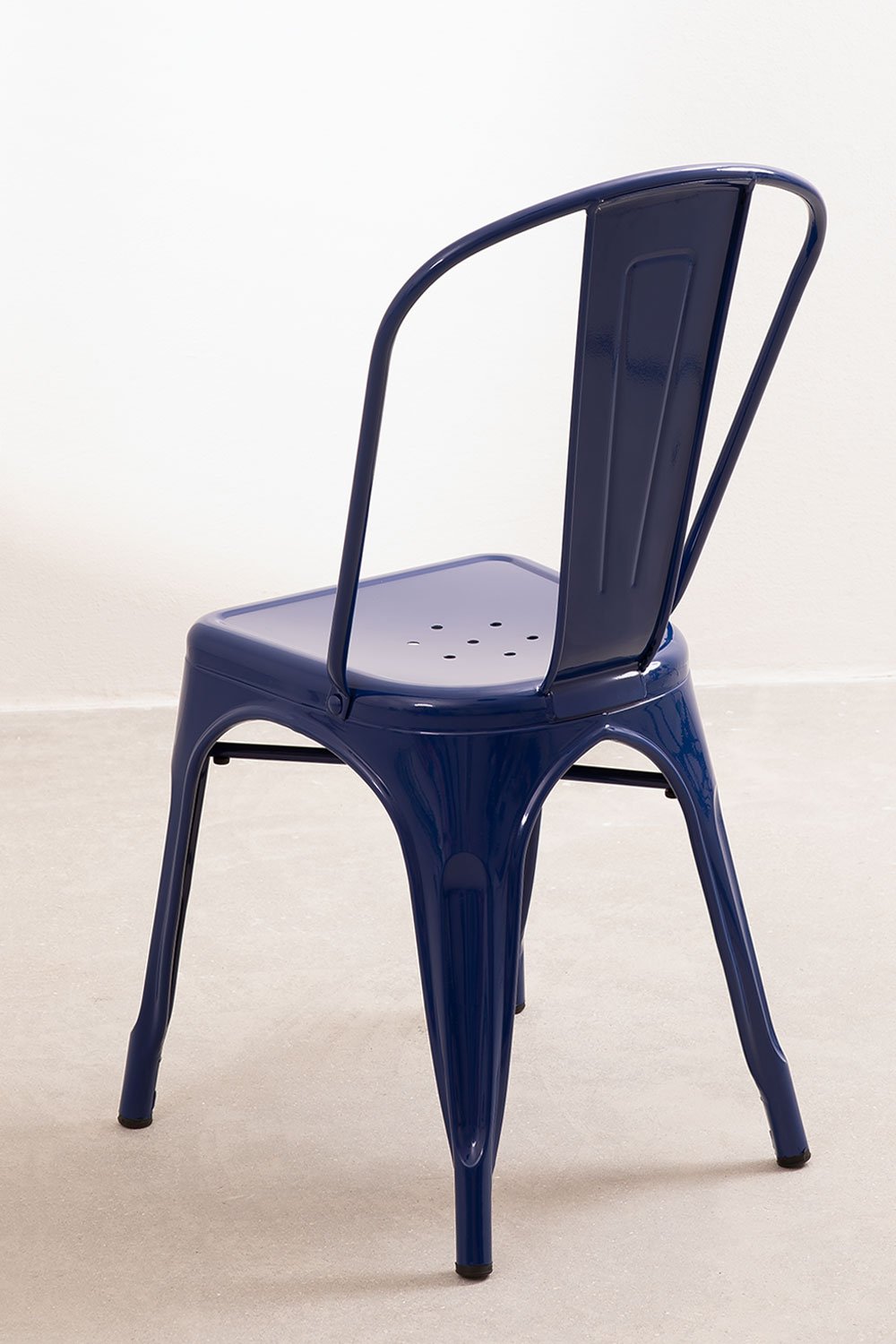 Pack of 4 Lix stackable dining chairs, gallery image 6