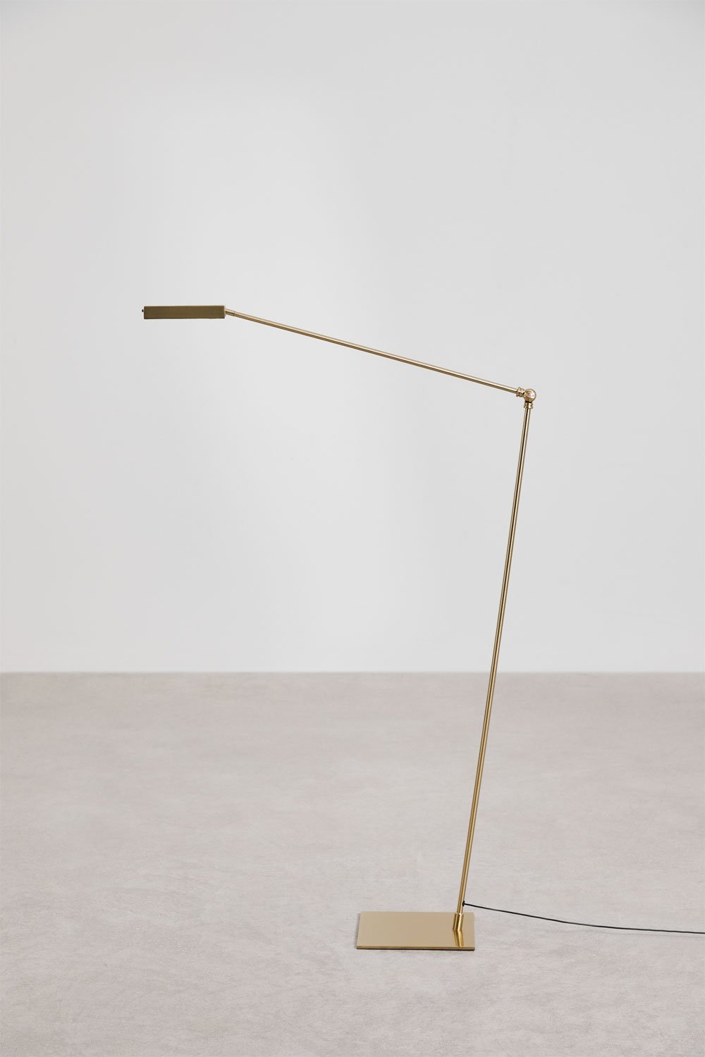 Valtyn iron LED floor lamp, gallery image 5