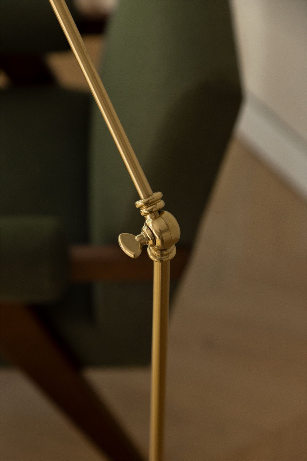 Valtyn iron LED floor lamp, gallery image 2