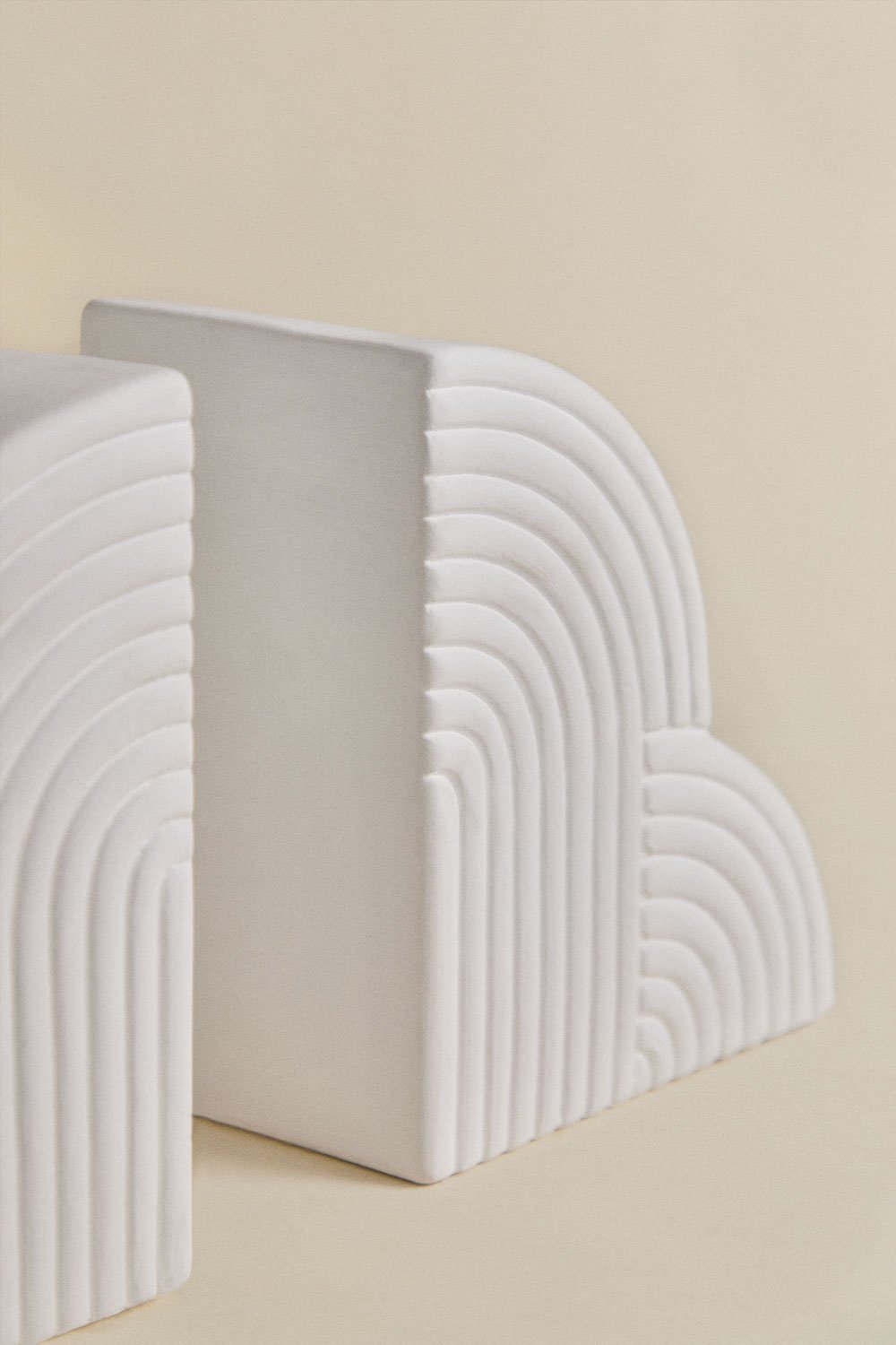 Set of 2 Belzer ceramic bookends, gallery image 2