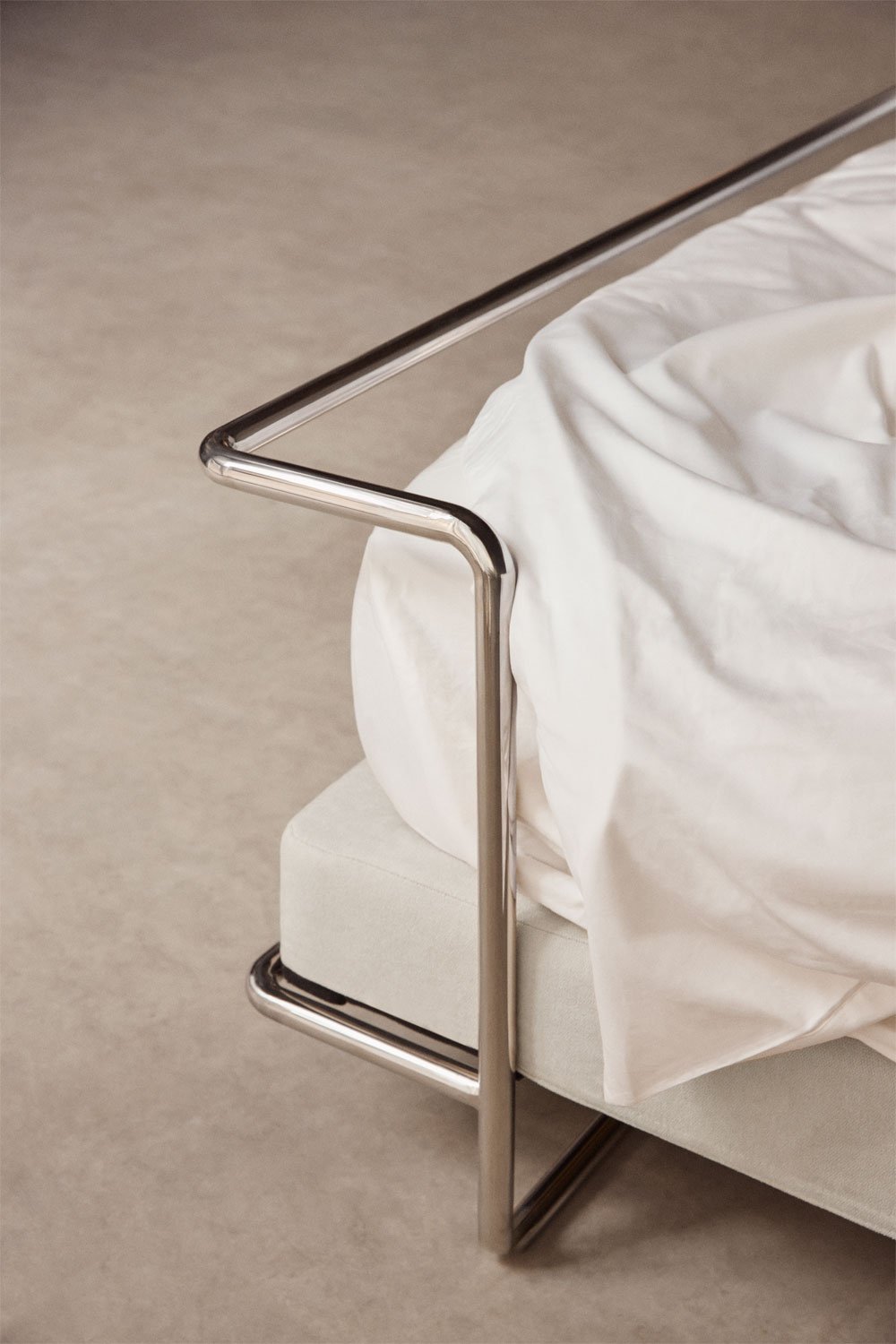Igone stainless steel bed, gallery image 2