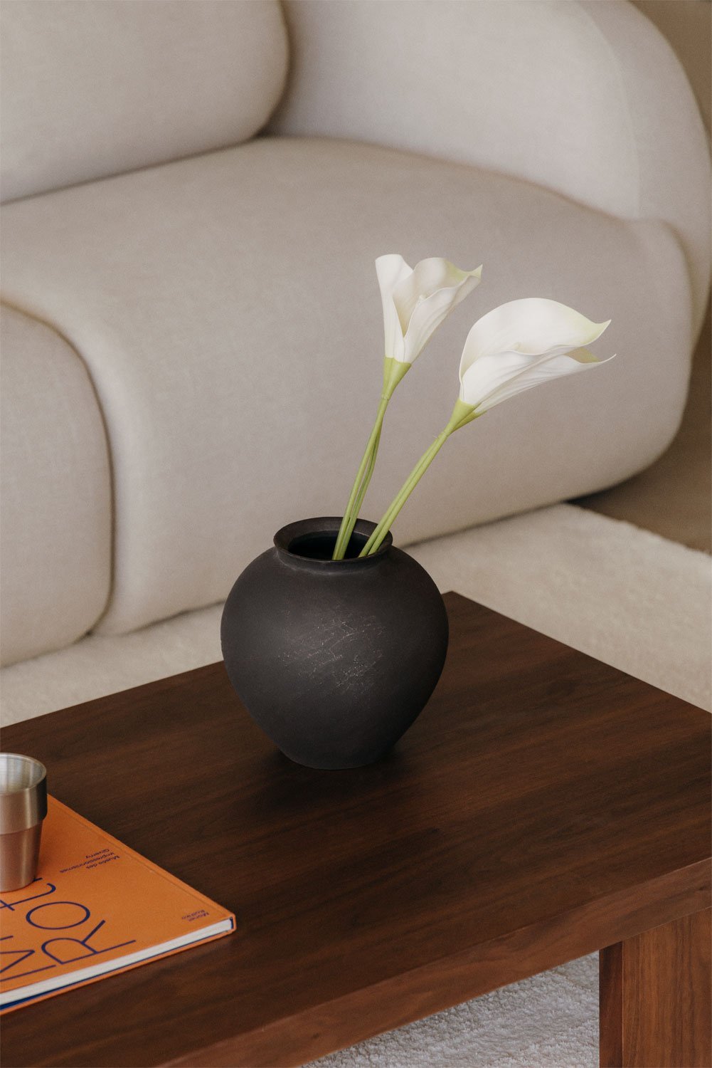 Kirsten ceramic vase, gallery image 1