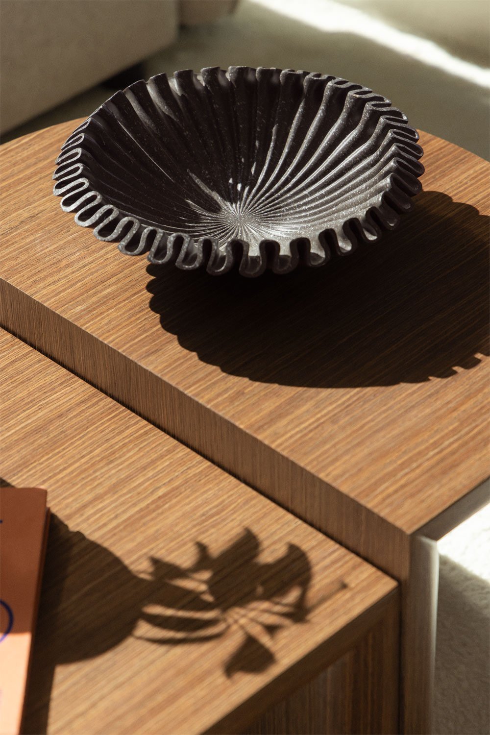 Irente decorative resin bowl, gallery image 1