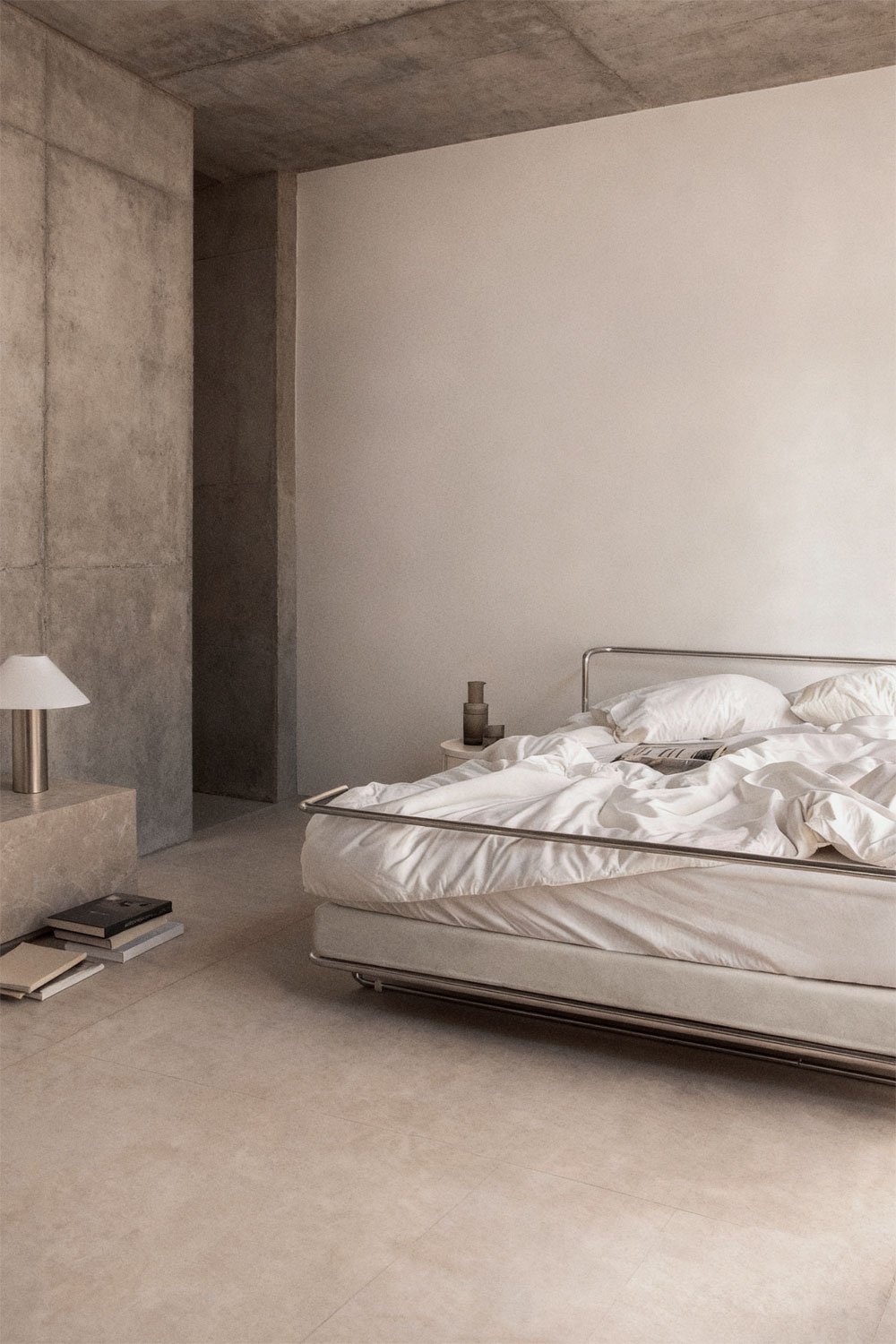 Igone stainless steel bed, gallery image 1