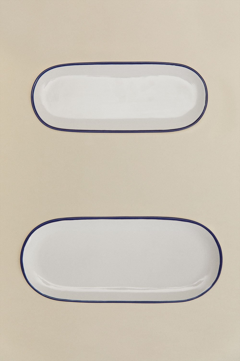 Set of 2 Ronilena stoneware trays, gallery image 3