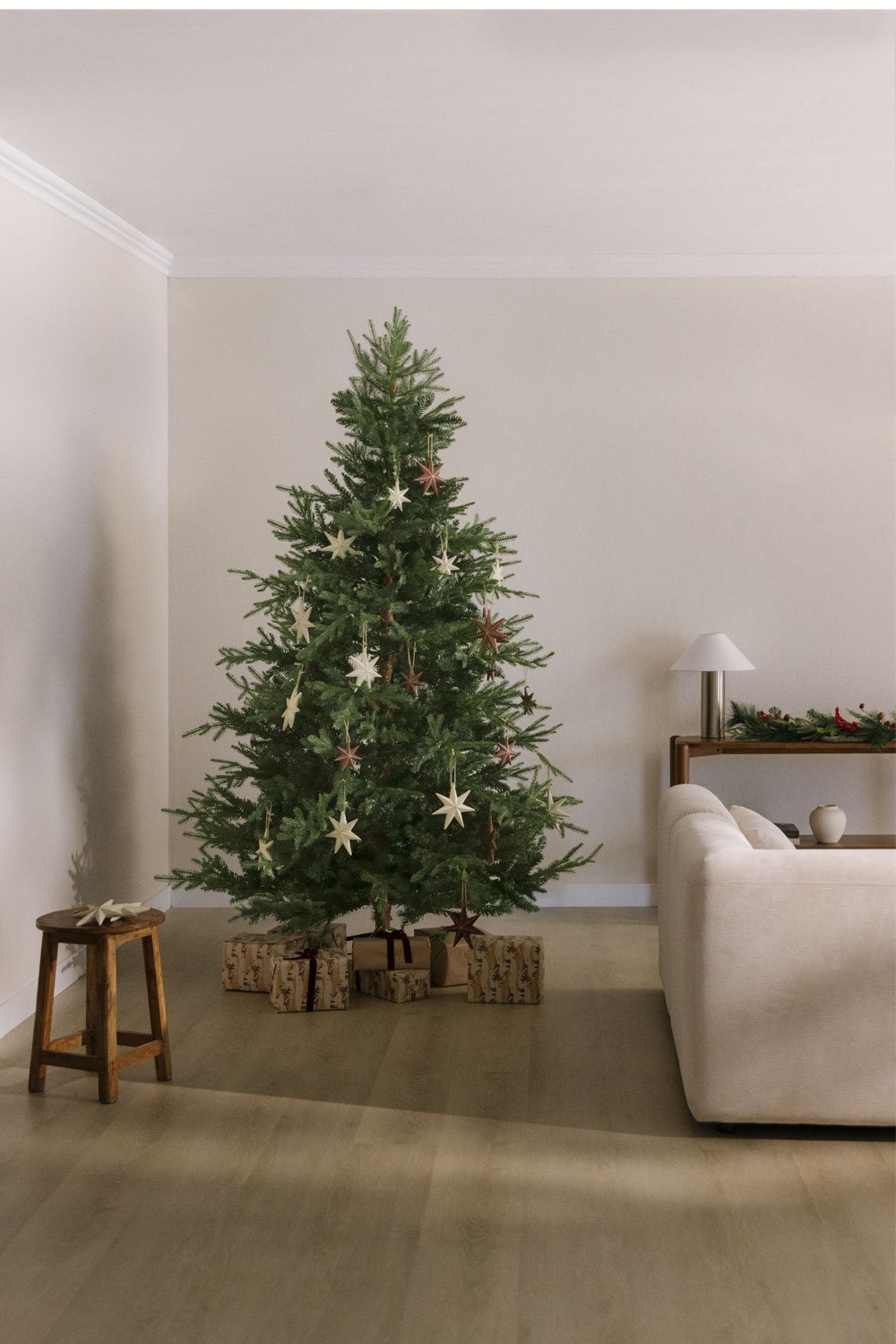 Fiona Christmas Tree, gallery image 1