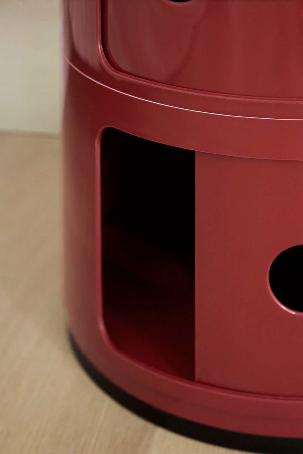 Round bedside table Ø30 cm with shelves Babel, gallery image 2