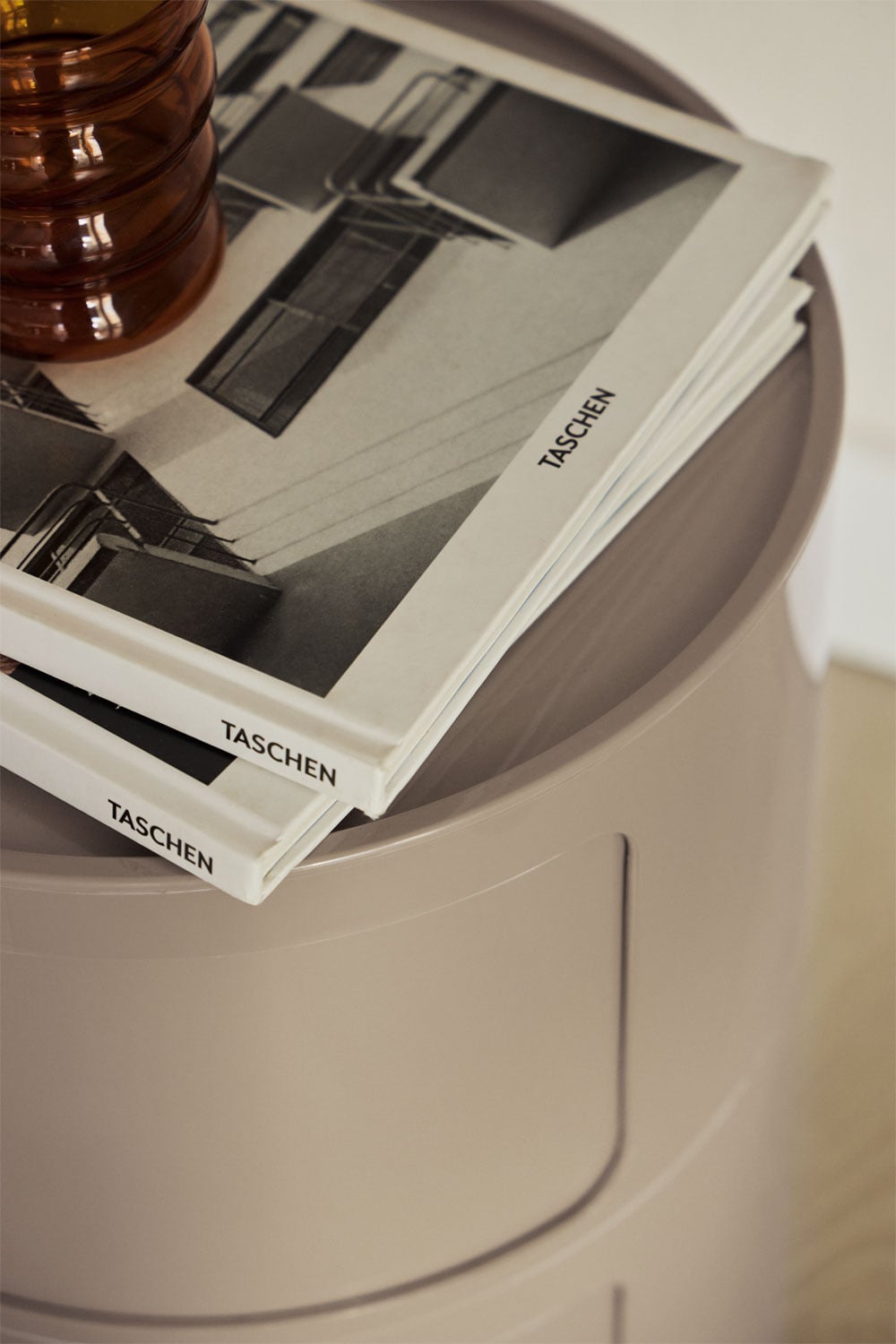 Round bedside table Ø30 cm with shelves Babel, gallery image 2