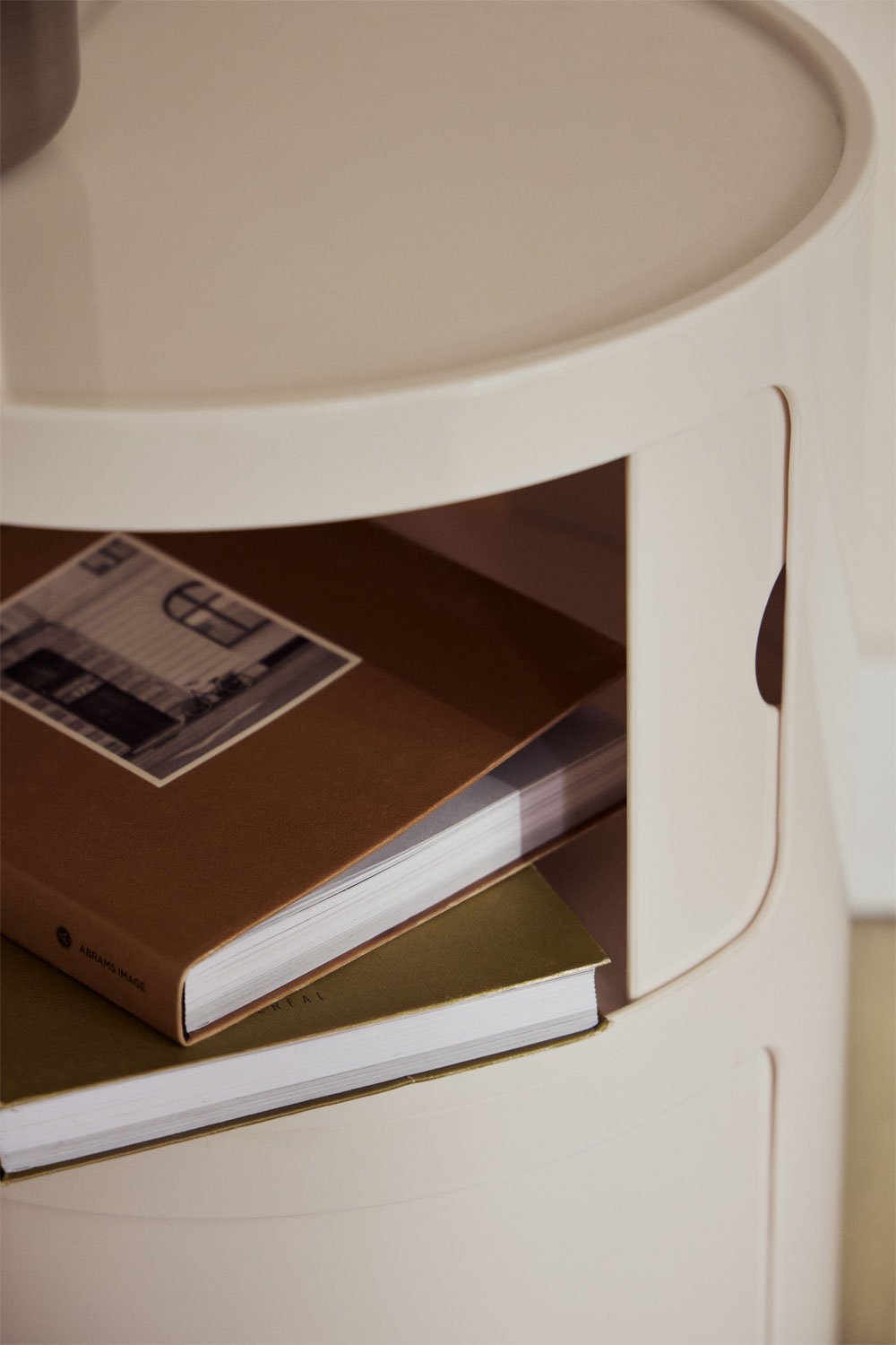 Round bedside table Ø30 cm with shelves Babel, gallery image 2