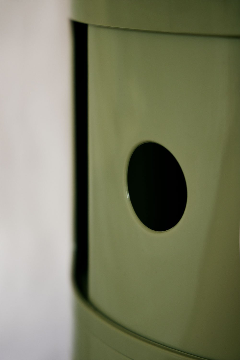 Round bedside table with shelves Babel, gallery image 2