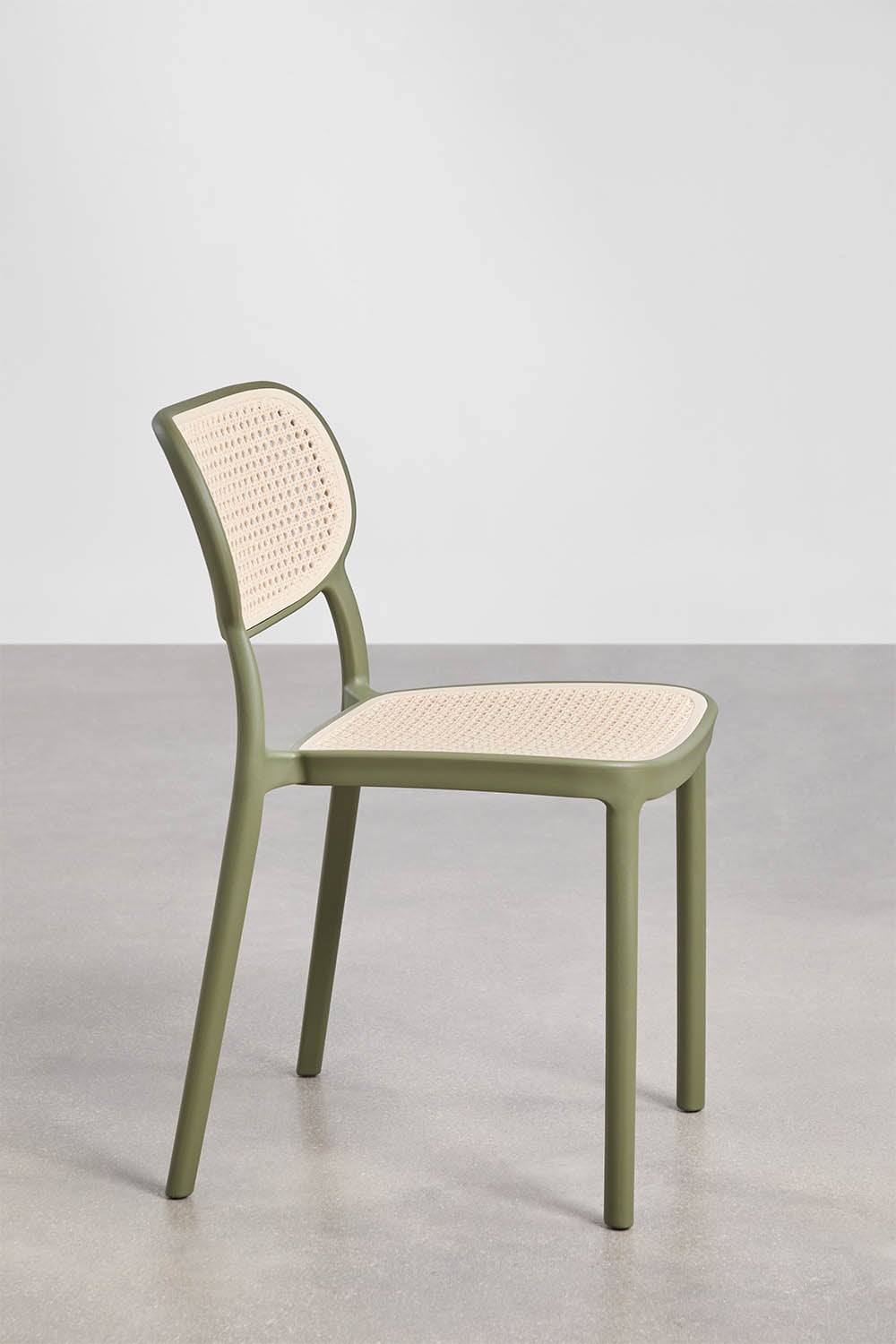 Pack of 4 stackable Omara polypropylene dining chairs, gallery image 2