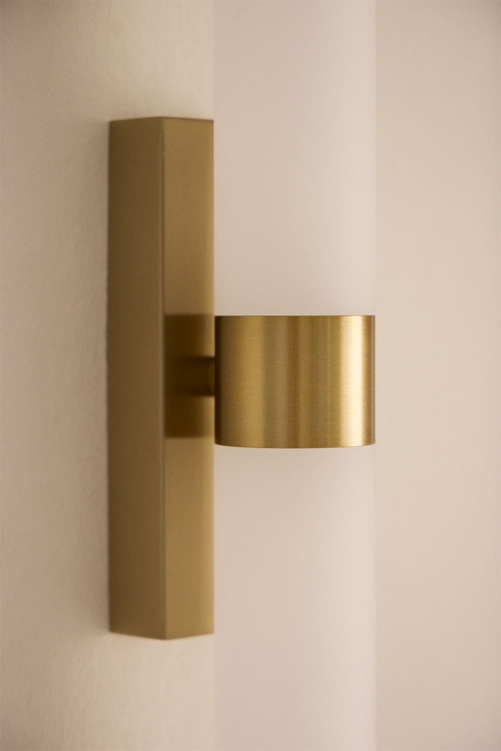 Zarivo LED wall light in stainless steel, gallery image 2