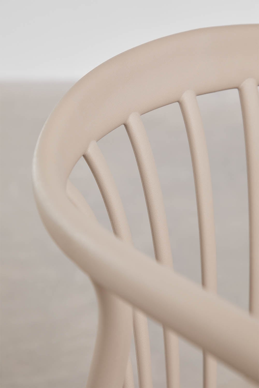 Ivor stackable garden chairs set of 6 with armrests in polypropylene, gallery image 6