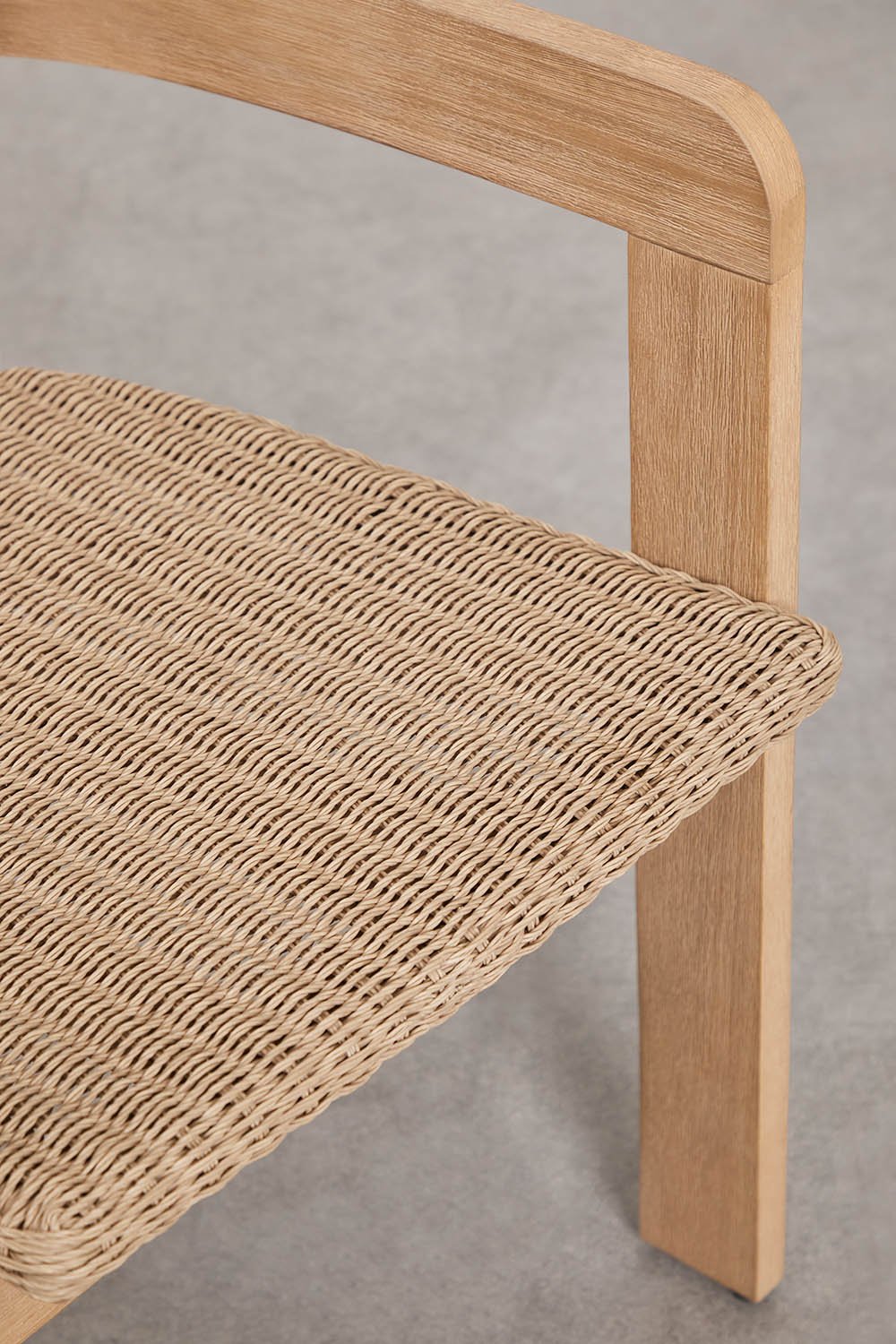 Dining chair with armrests in acacia wood and synthetic rattan Ginara, gallery image 5