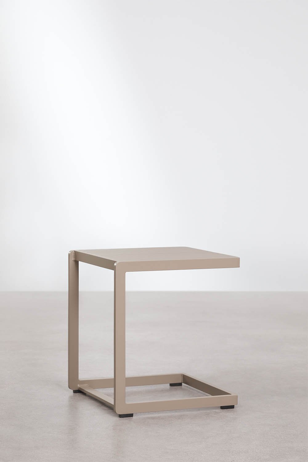 Square 40x40 cm garden side table in Dulem aluminum, gallery image 2