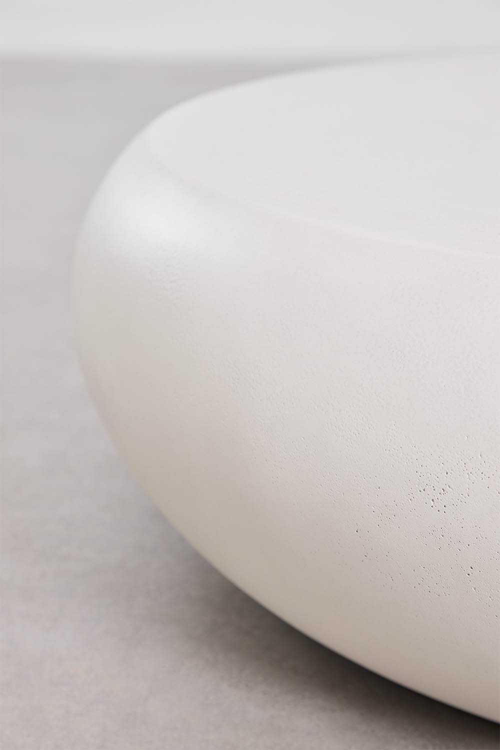 Xaria cement garden coffee table, gallery image 3