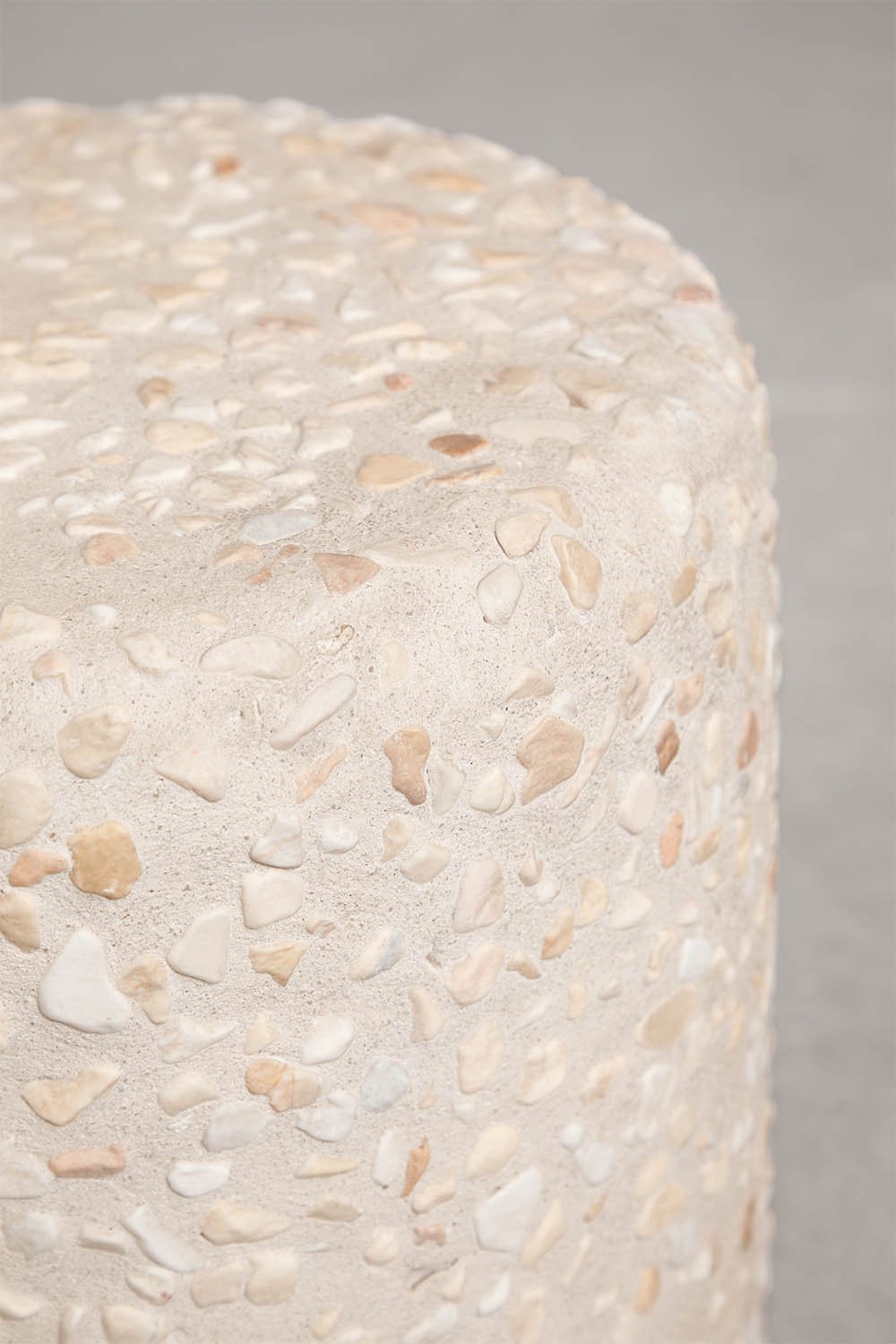 Round Ø35 cm Elyndra cement garden side table, gallery image 2