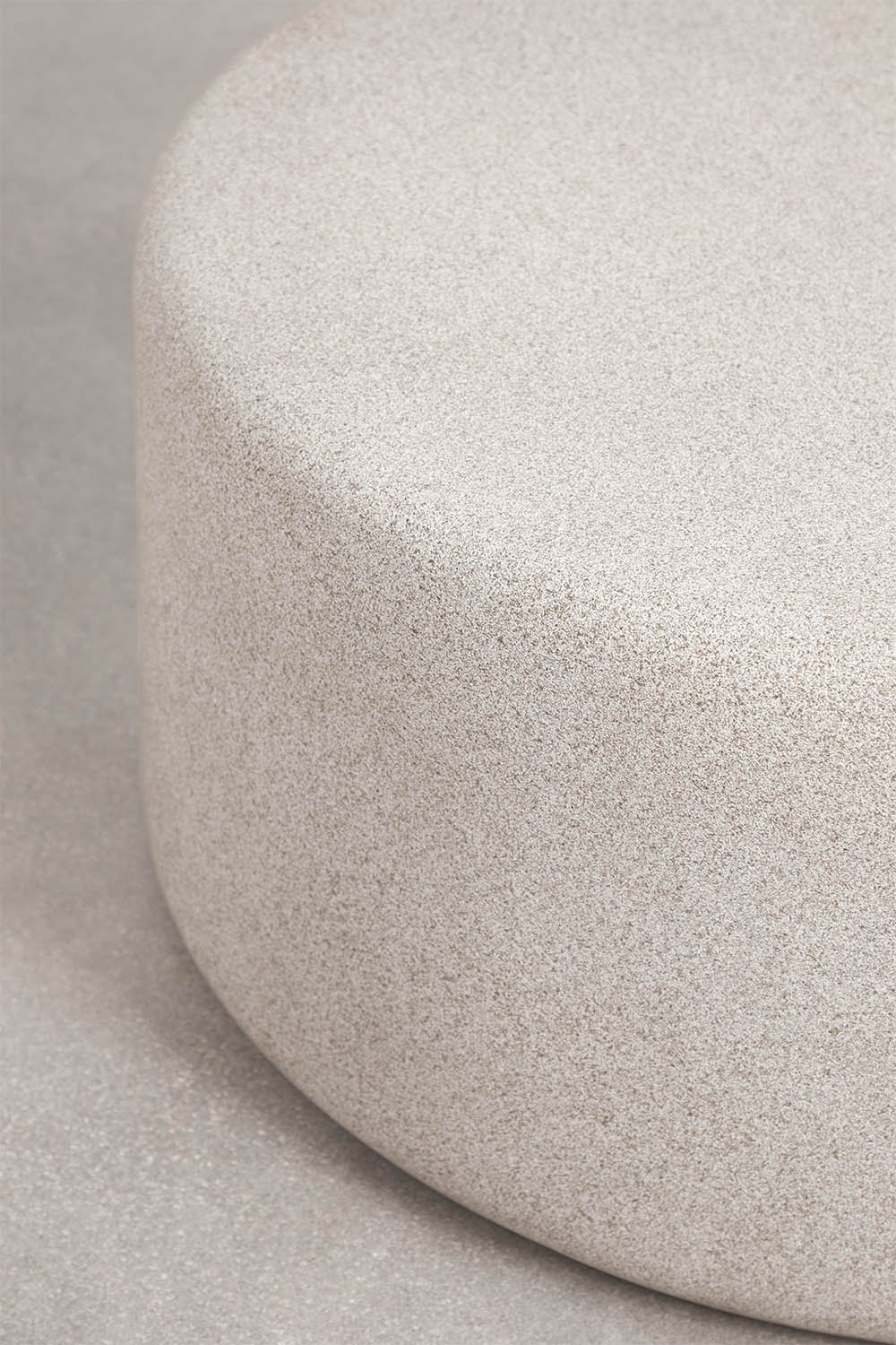 Round coffee table Ø90 cm in Elyndra cement, gallery image 2