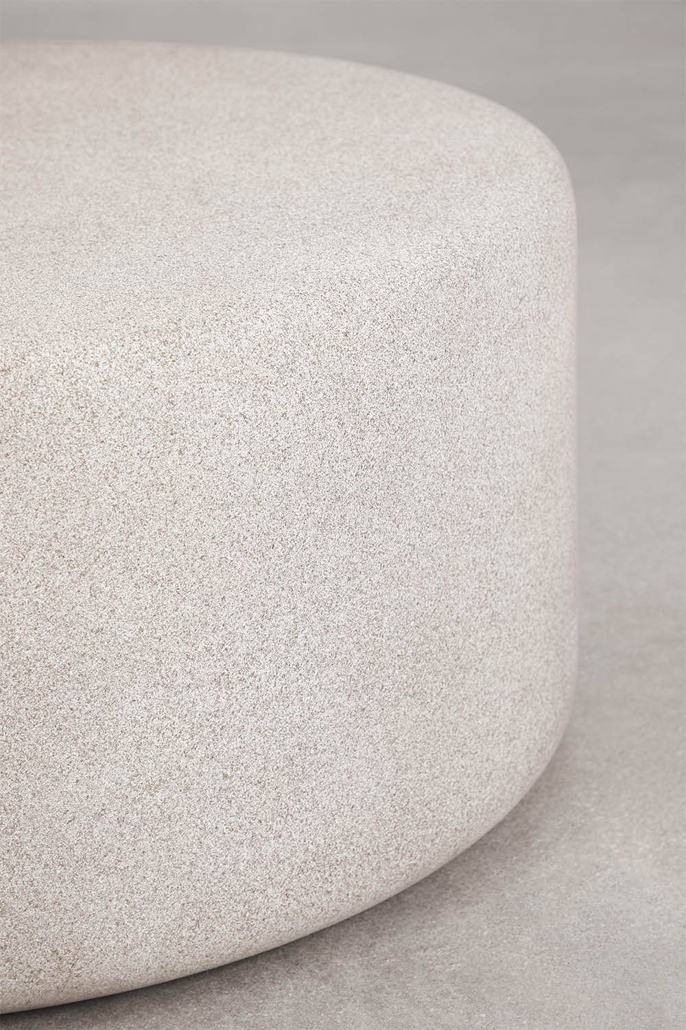 Round coffee table Ø90 cm in Elyndra cement, gallery image 3