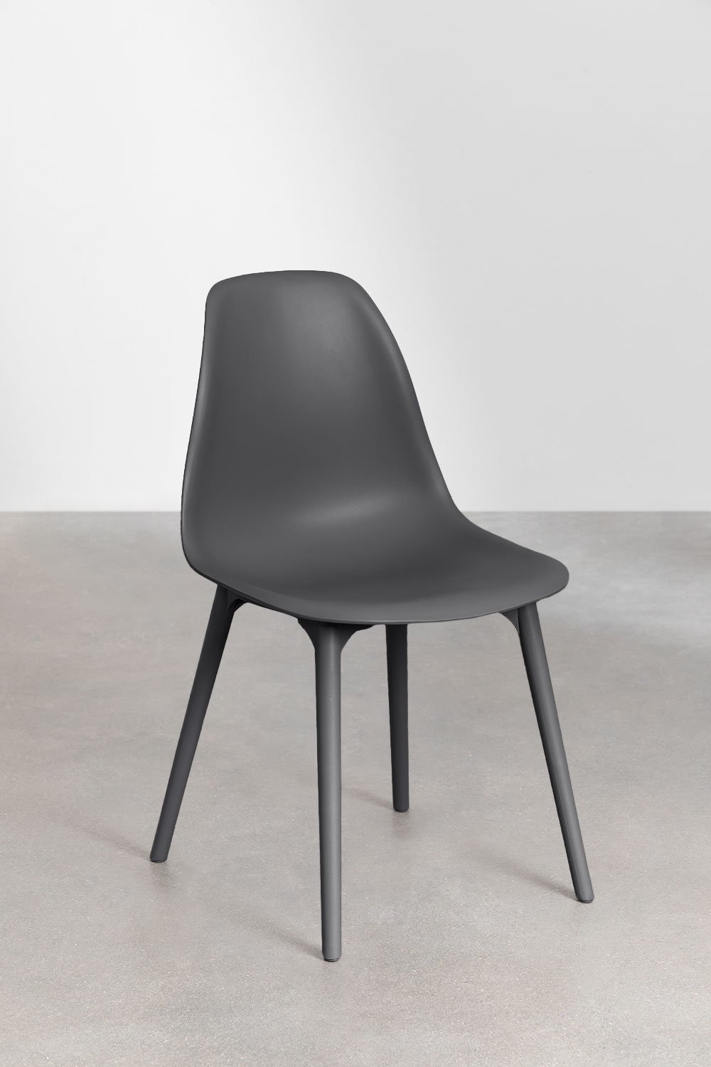 Pack of 2 Scand polypropylene dining chairs, gallery image 1