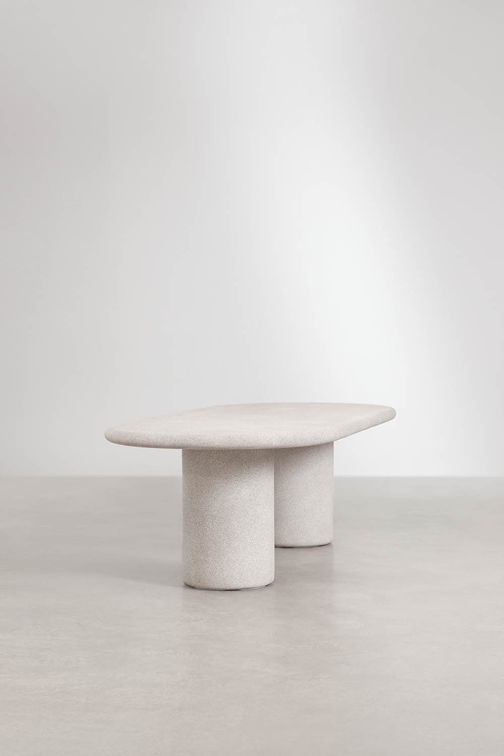 Oval garden table 260x110 cm in Aurean cement, gallery image 2