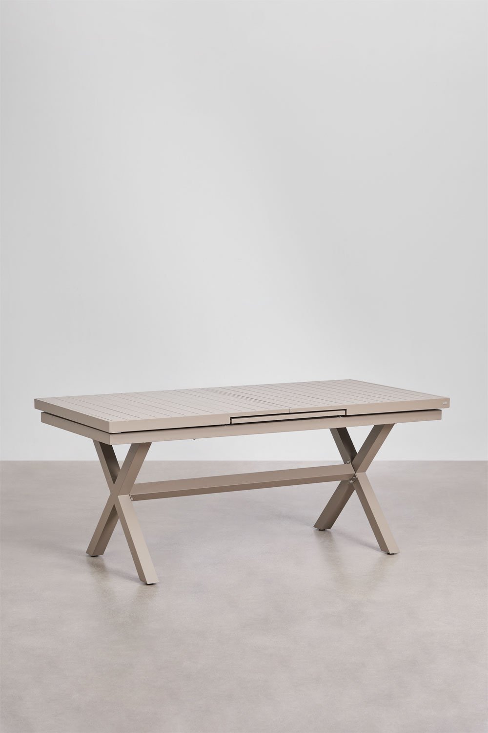 Rectangular extendable dining table in aluminum Karena, gallery image 1