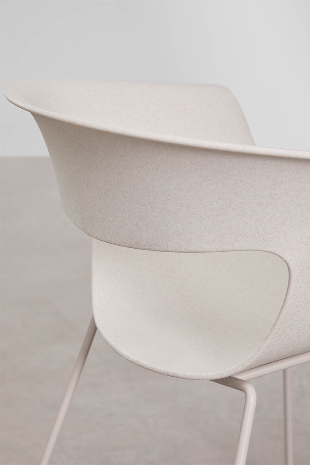 Alanys dining chair in polypropylene and steel, gallery image 5