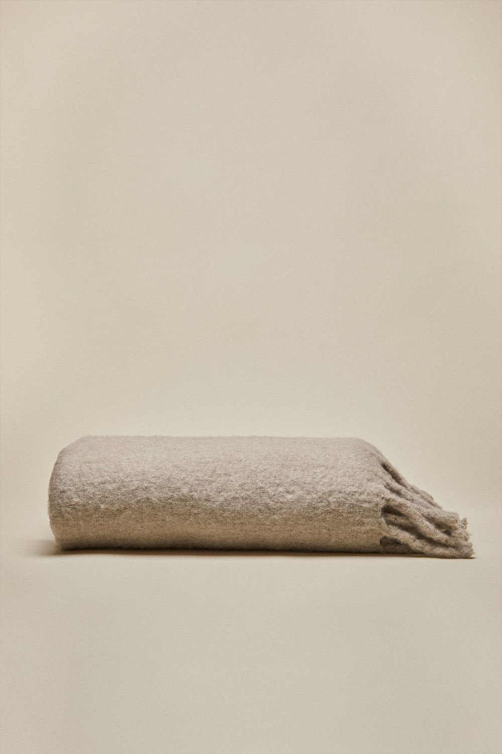 Dorota 150x130 cm blanket with fringes, gallery image 4
