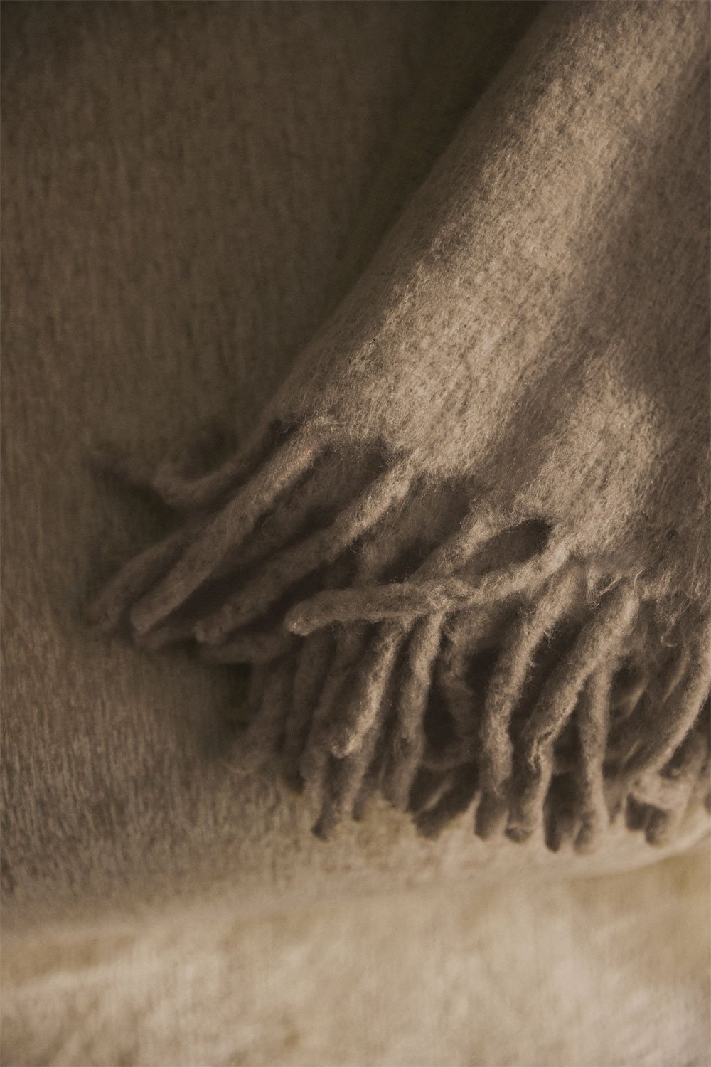 Dorota 150x130 cm blanket with fringes, gallery image 2