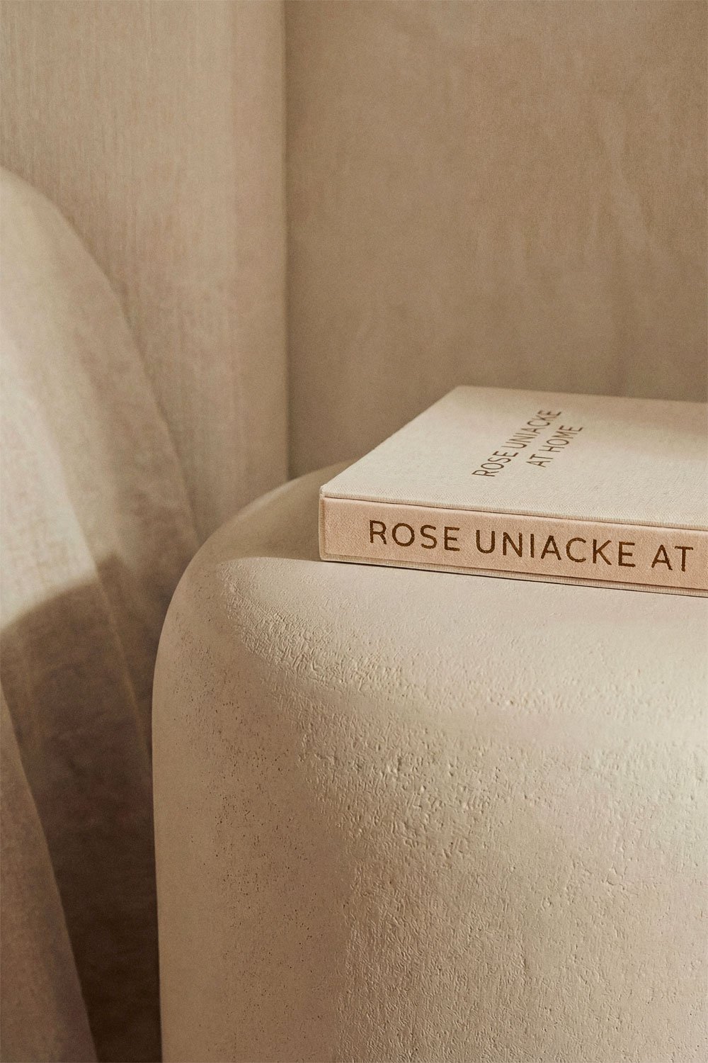 Pack of 2 round bedside tables Ø35 cm in Fonelas cement, gallery image 2