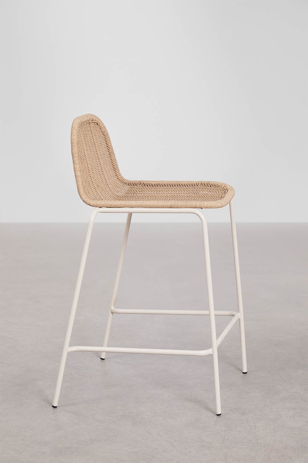 Stackable high garden stool in synthetic rattan Reiven, gallery image 2