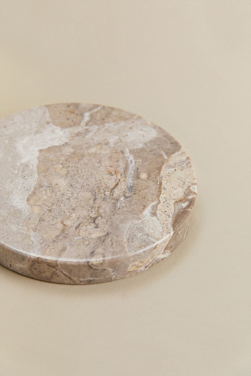 Set of 4 round coasters Ø10 cm in Valtris marble, gallery image 3