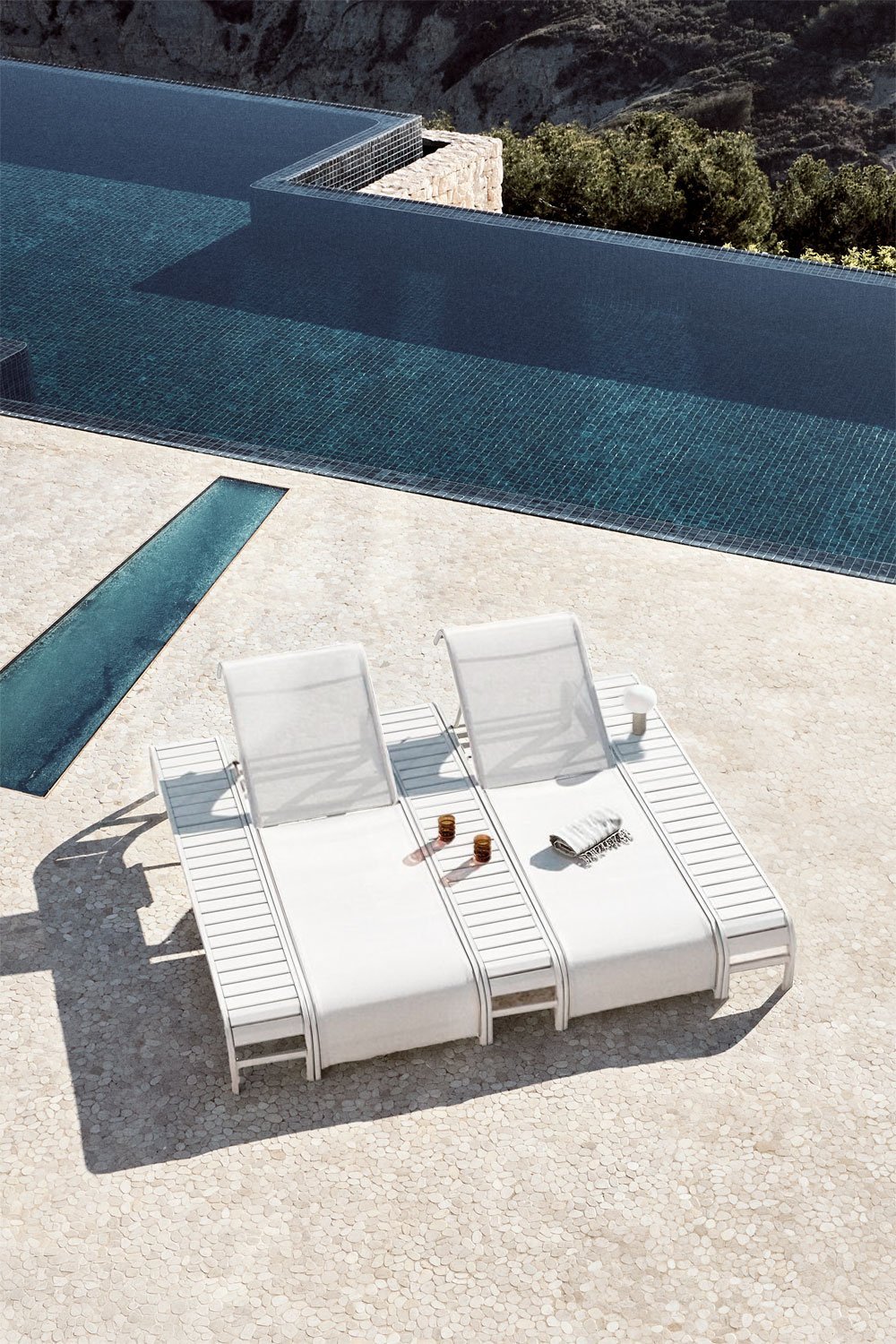 Set of 2 reclining loungers and 3 Marietta steel side tables, gallery image 1