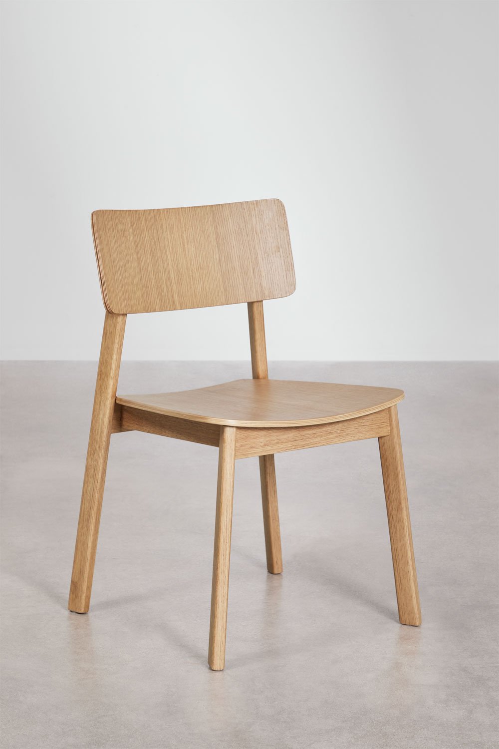 Pack of 4 Gilda wooden dining chairs, gallery image 3